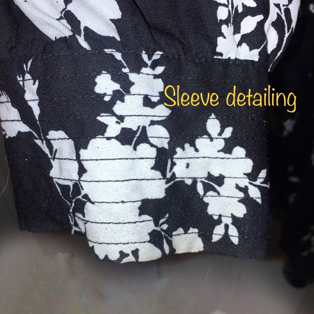 Tunic style flower blouse - Picture 6 of 9